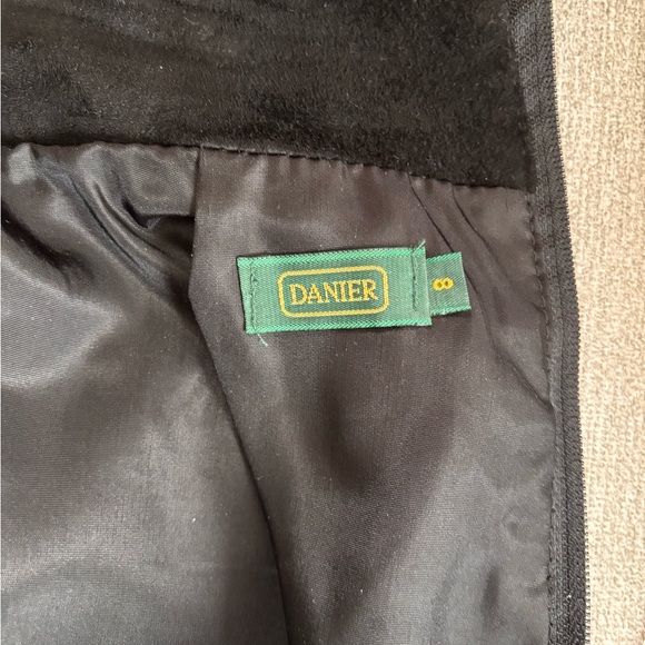 Danier Black Suede Midi Skirt 🖤 - Picture 4 of 5